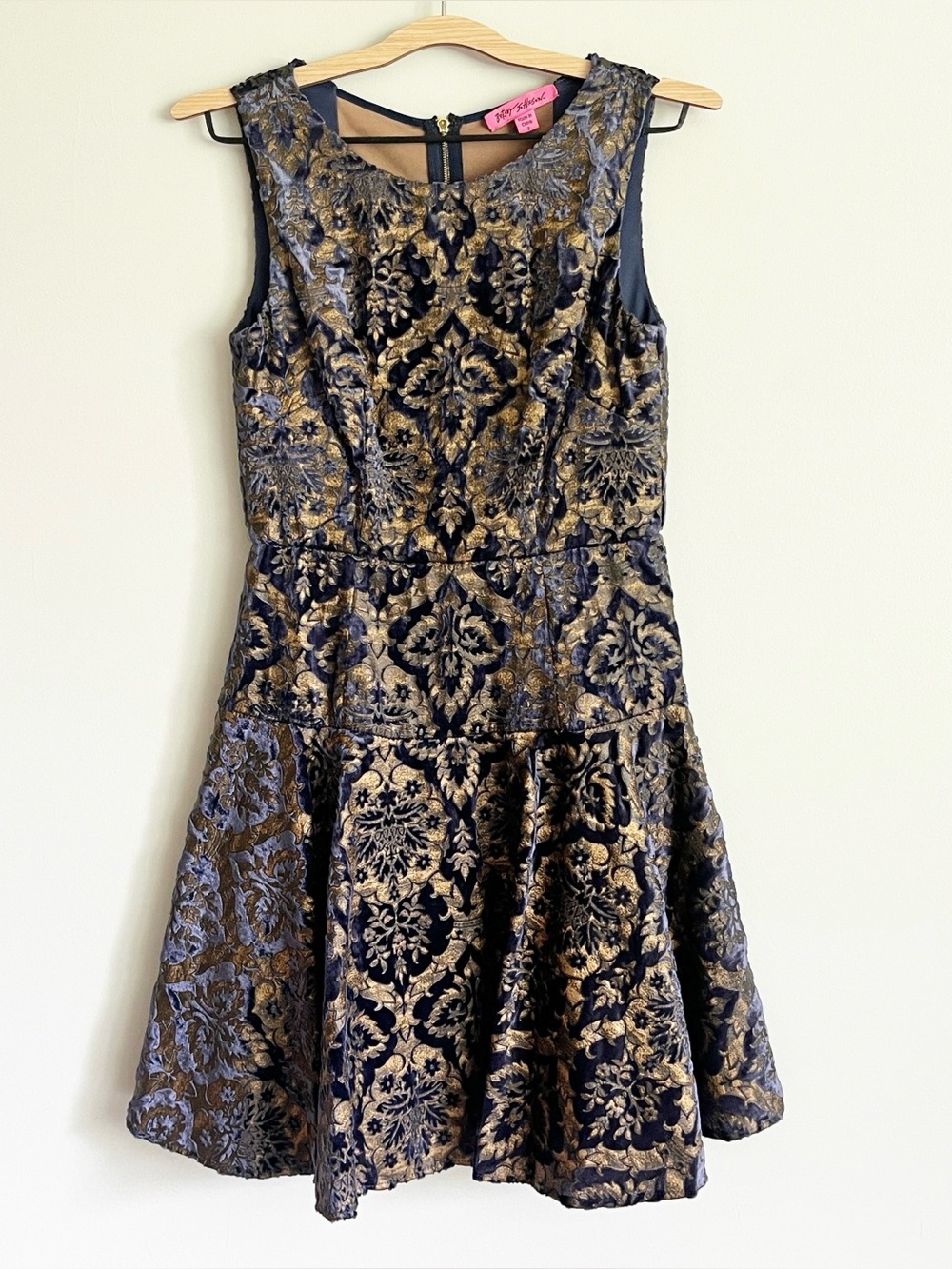 Betsey Johnson Dress Size 2 Navy Blue‎ Gold Velvet Fit & Flare Sleeveless Floral
